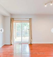 Private room with private bathroom for rent in Etobicoke - Photo 4