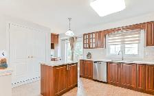 Private room with private bathroom for rent in Etobicoke - Photo 5