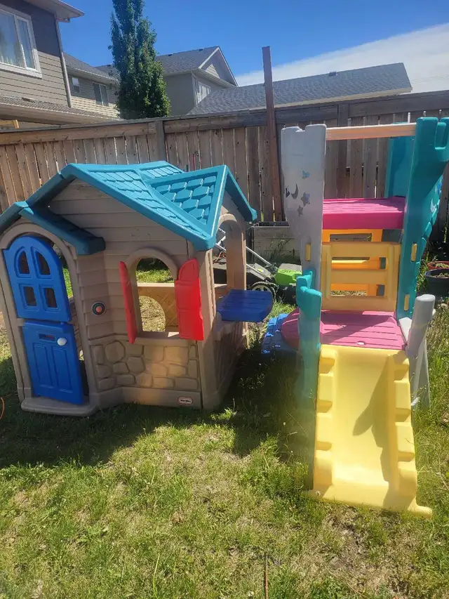 (FREE) Toddler Playhouse And Castle!