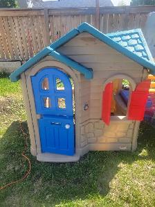 (FREE) Toddler Playhouse And Castle! - Photo 3