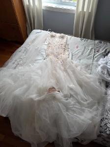 Robe de mariée ornée de perles - Photo 6