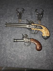 Decorative old fashion guns for wall
