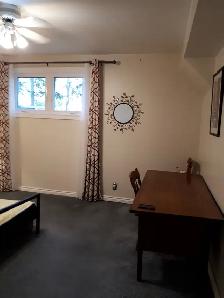 First floor furnished room for rent, close to Port Union & 401 - Photo 4