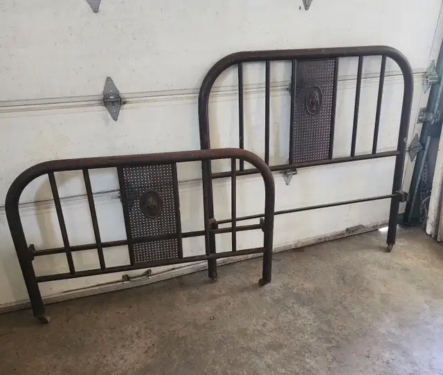 1930s antique metal head and foot board for sale