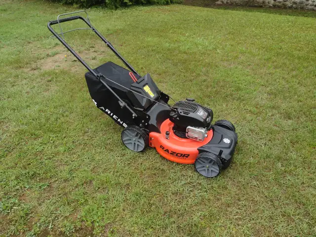 Tondeuse a gazon autopropulsé ARIENS 7,25EXI  163cc  ou 7.25 hp