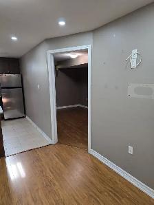 2 bedrooms, 2 bath in Etobicoke for $2000 Starting June end - Photo 4