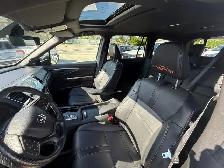 This Sport Utility Vehicle (SUV)/Multi-Purpose Vehicle (MPV) pow - Photo 11