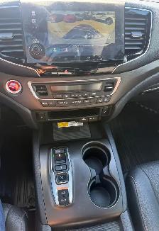 This Sport Utility Vehicle (SUV)/Multi-Purpose Vehicle (MPV) pow - Photo 28