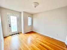 3 BED   3 BATH TOWNHOUSE IN THORNHILL - Photo 6