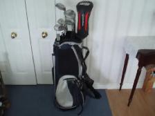 WOMEN'S R.H. GOLF CLUBS  ( WITH TAYLORMADE DRIVER )