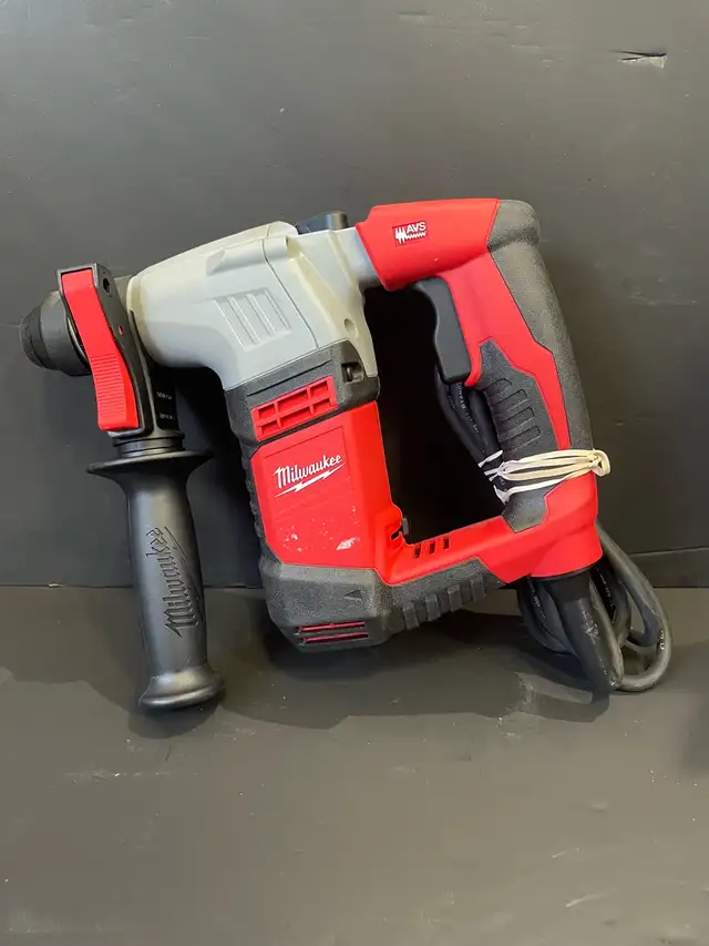 MILWAUKEE 5/8" SDS ROTARY HAMMER W/CASE 5263-20