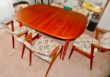 Solid Wood TEAK Ext. Dining Table   6 Chairs Very Good Condition