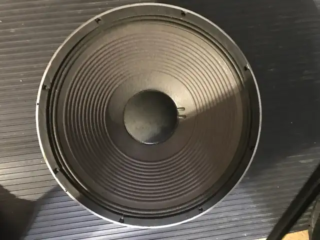 JBL15 inch bass Speakers,  2 15 inch,4 ,6 inch cerwin vegas