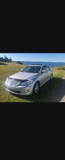 2012 Hyundai Genesis - Photo 2