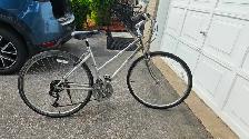 Trek MultiTeack Bicycle - Photo 2