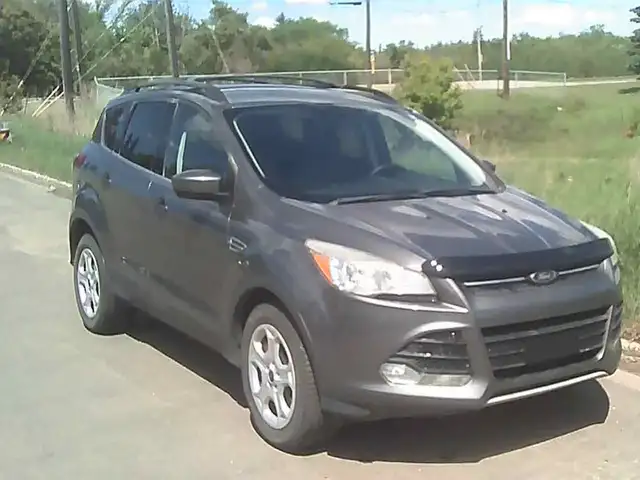 2014 Ford Escape AWD (very low klms)