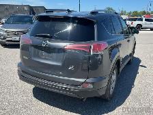 2018 Toyota RAV4 AWD LE - Photo 4