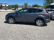 2018 Toyota RAV4 AWD LE - Photo 8