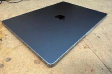 Apple 2021 16' MacBook Pro Laptop M1 Pro - 16GB RAM - 500GB SSD - Photo 2