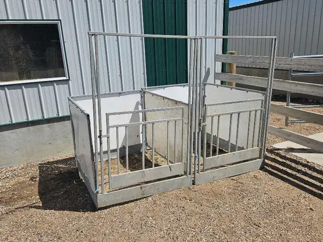 Calf hutch