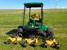 John Deere 3235B Lawnmower - Photo 2