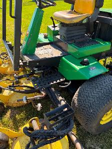 John Deere 3235B Lawnmower - Photo 6