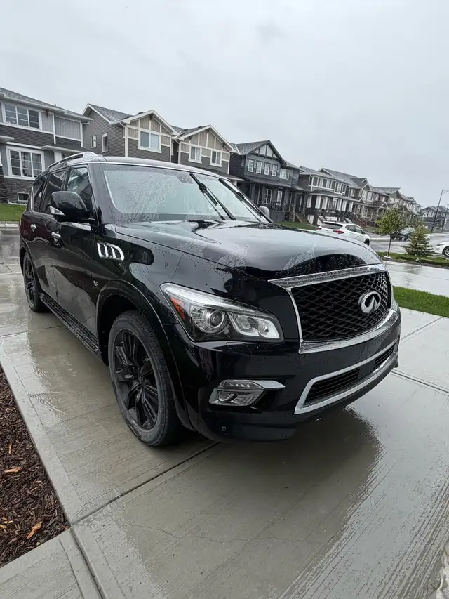 2017 Infiniti QX80 8Pass