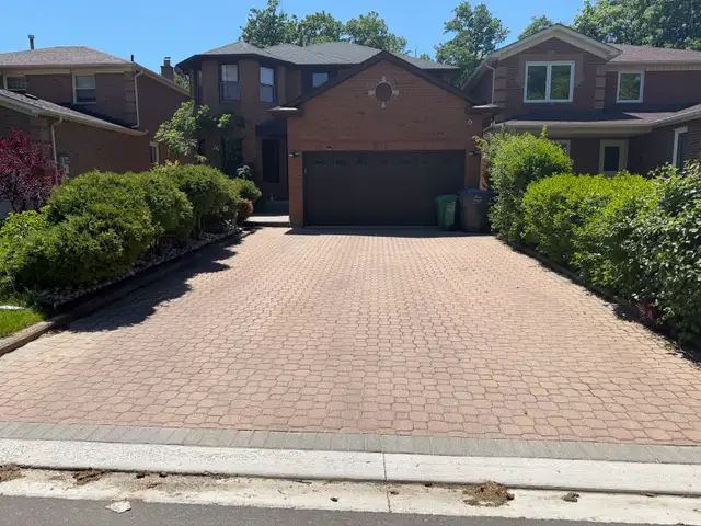 Car parking spot for rent in Mississauga