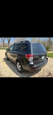 2010 Subaru Forester Clean Title Car Fax 155,144 kms  New Saft - Photo 2