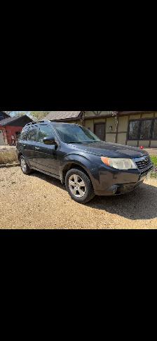 2010 Subaru Forester Clean Title Car Fax 155,144 kms  New Saft - Photo 4
