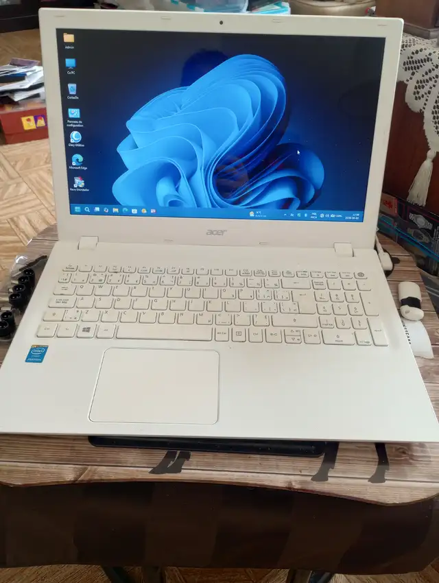 Acer Aspire E5-532 Laptop