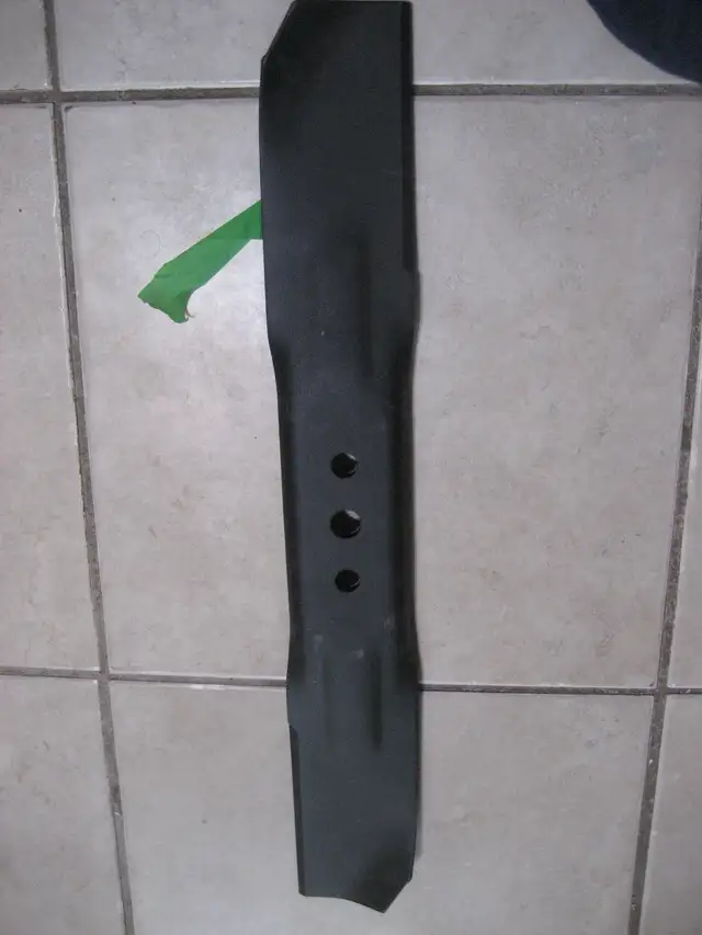 Toro / Lawnboy mower blade 612543-03