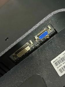 Set of 3 working Monitors - Photo 5