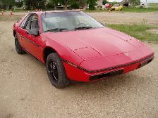 1984 PONTIAC FIERO SE - Photo 2