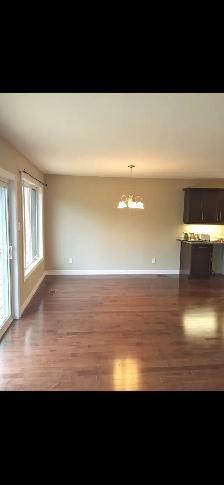 ALL INCLSUIVE 3 Bedroom Available August 1 - Photo 3