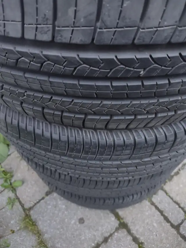 225-65R17x4 pneus été Goodyear Assurance Cs Fuel Max comme neuf