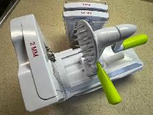 À VENDRE SLICER /SPIRALE  À LÉGUMES