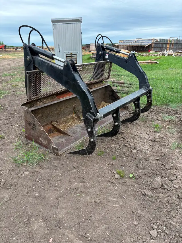 HLA HEAVY DUTY GRAPPLE FORK