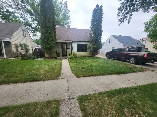 3B/R, 1 bath, full house, close to hospital