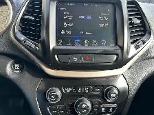 2016 Jeep Cherokee FWD 4dr Limited - Photo 13