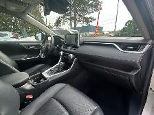 2019 Toyota RAV4 AWD LIMITED-NO ACCIDENT-SUNROOF-LOW KM-TRACTION - Photo 28