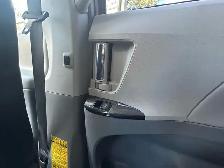 2014 Toyota Sienna 5dr SE 8-Pass FWD-NO ACCIDENT-SUNROOF-REVERSE - Photo 40