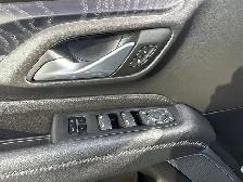 2024 GMC Yukon Denali - Photo 12