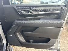 2024 GMC Yukon Denali - Photo 26