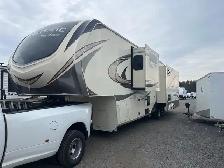 2018 Solitude 373FB - Photo 2
