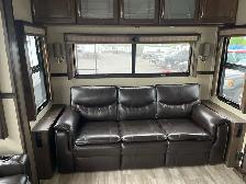 2018 Solitude 373FB - Photo 6