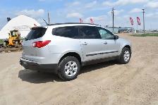 2010 Chevrolet Traverse LS - Photo 3