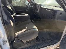 2005 GMC 3500 5.0L - Photo 6
