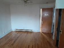 31/2 Apartment A lour....For rent, Close to Metro St Michel - Photo 7