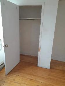 31/2 Apartment A lour....For rent, Close to Metro St Michel - Photo 10